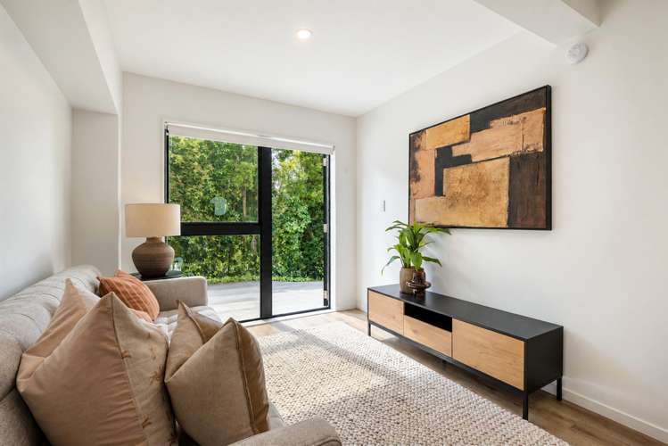 2/54 Stapleford Crescent Browns Bay_18
