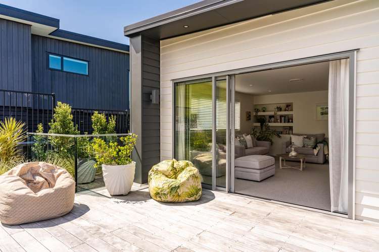 4 Solar Way Langs Beach_24
