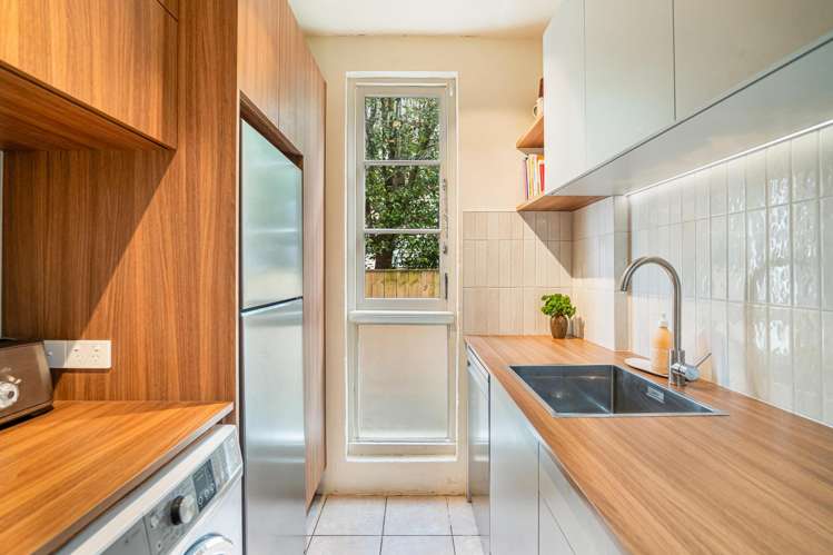 2/2 Herne Bay Road Herne Bay_6