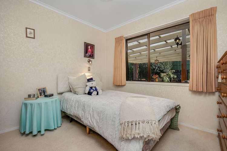 14 Saint Simon Place Botany Downs_11