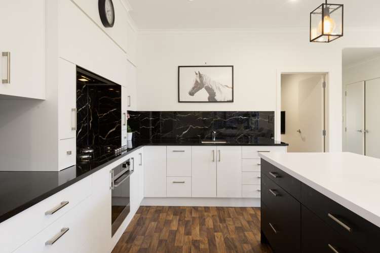 34 Kahuparere Crescent Pyes Pa_7