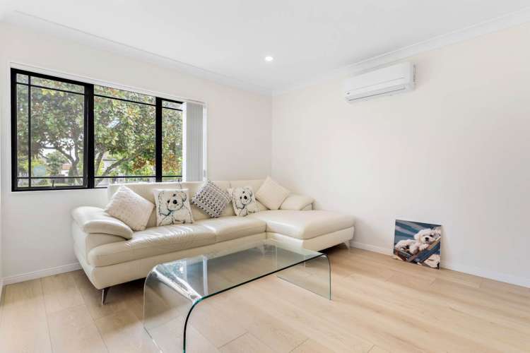 7 Oakville Avenue Flat Bush_13