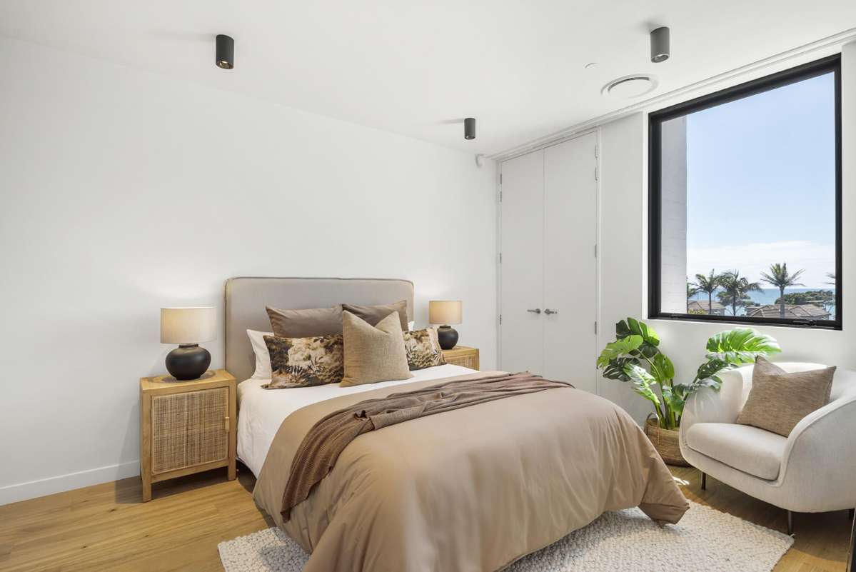 13/423-427 Beach Road_1