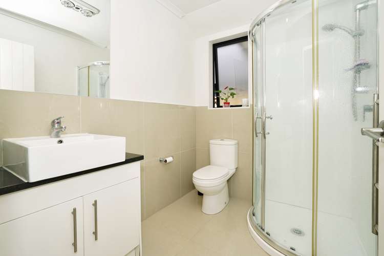 3/7 Vesty Avenue Hillcrest_9