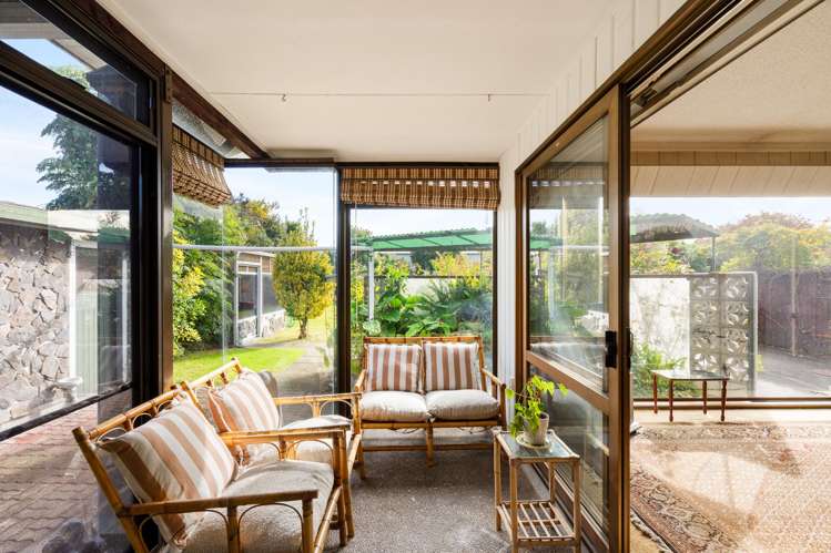 1412 Woodstock Avenue Mayfair_7