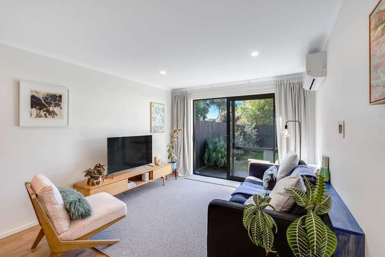 1/6 Walsh Street Forest Lake_7
