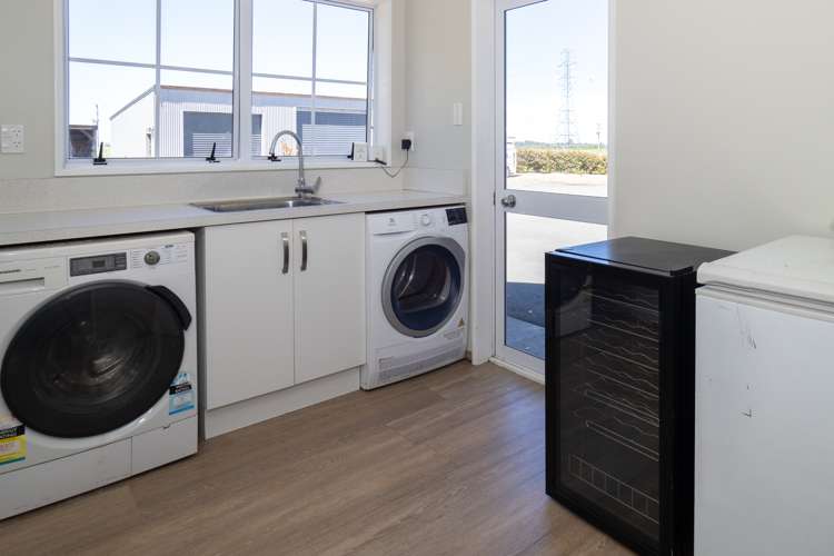 496 Boundary Road Willowby_17