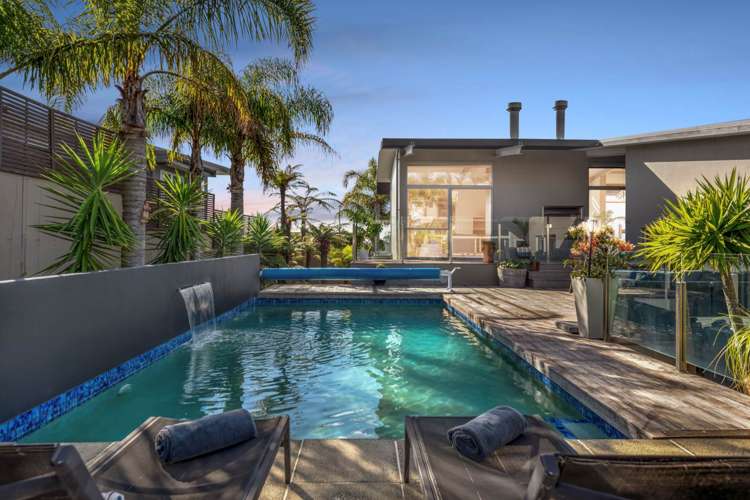 8 Intrepid Crescent Beachlands_19