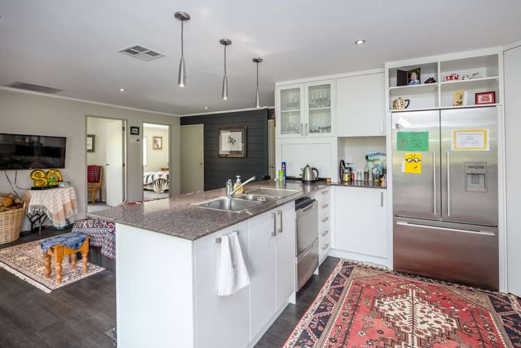 587 Gladstone Road Gladstone_6