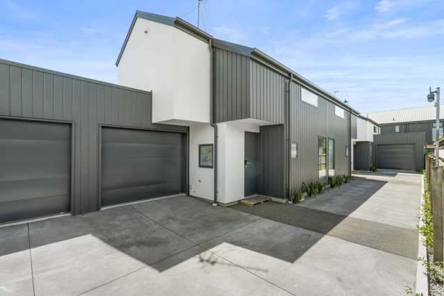 Inviting All Offers! Chch Boys & Girls High Zone!