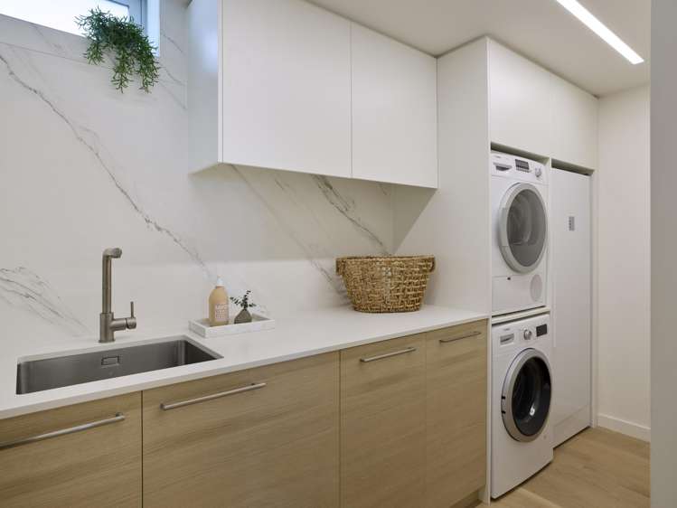 7 Surf Road Mt Maunganui_24