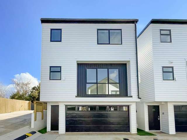 Brand-New Corner Home In Macleans Zone