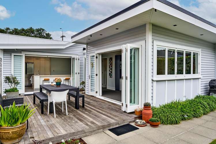 292 The Parade Island Bay_13