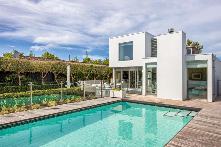 9 Poynder Avenue Merivale_26