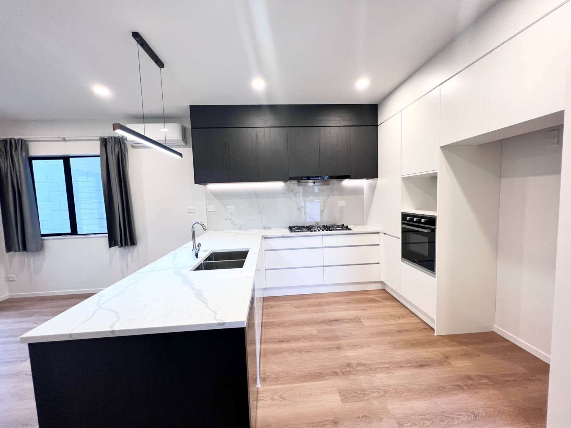 2/22 Felton Mathew Avenue St Johns_0