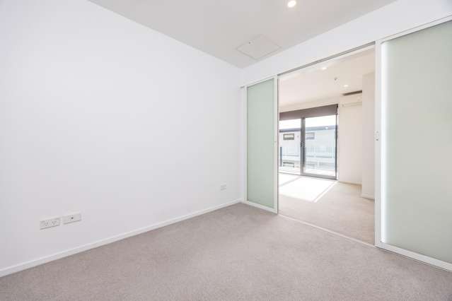 96/8 Thompson Park Road Mount Wellington_3