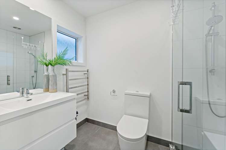 17C Holland Avenue Pt England_13