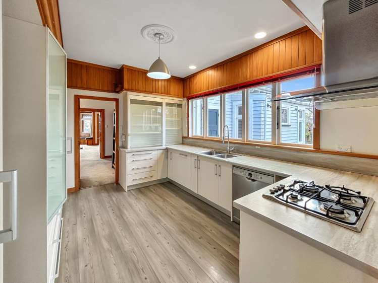 16 Manapouri Crescent 2138_1