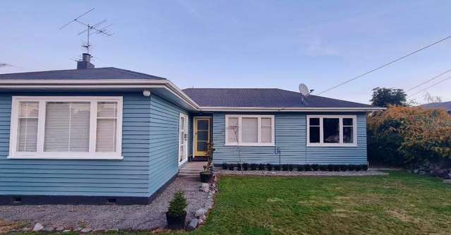 Charming 3BR Home with Garden!
