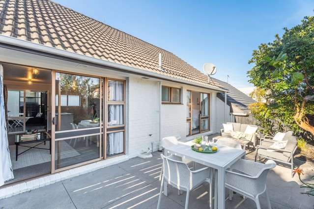 Charming Two-Bedroom Unit in Prime Location!