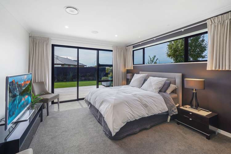 5 Carnaveron Drive Lincoln_13