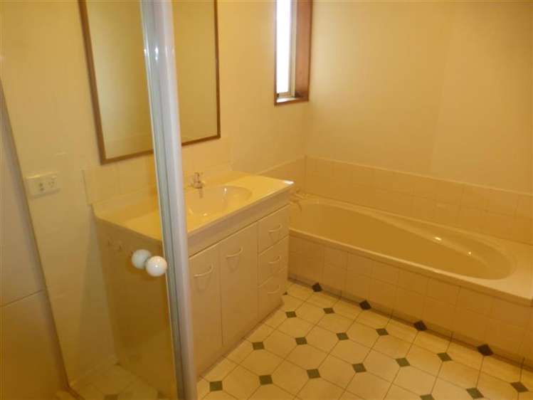 38 Shands Road Hornby_13