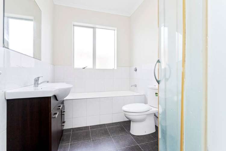 8 Savina Court Flat Bush_10