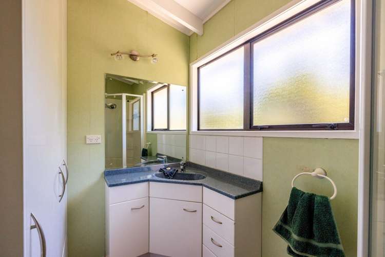 19 Huia Street Oneroa_11