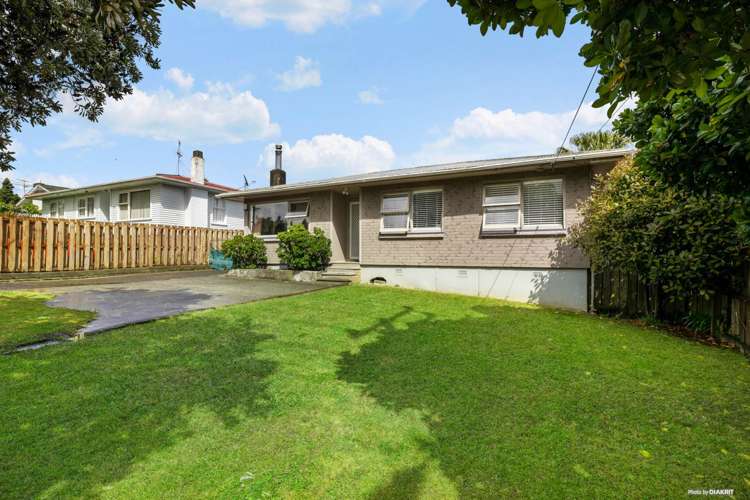 108 Tirimoana Road Te Atatu South_7