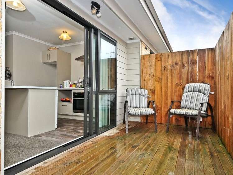 2/82 Clyde Street Hamilton East_8