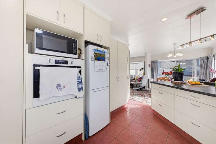 66 Tukapa Street Westown_13
