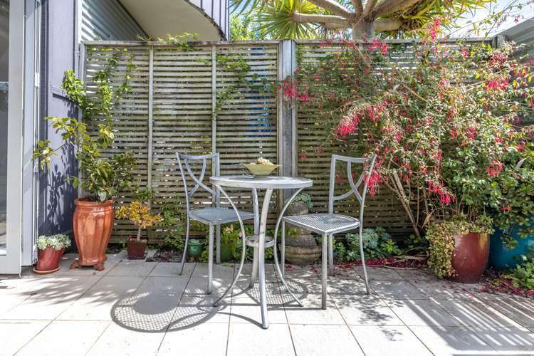 6/136 Ocean View Road Oneroa_16