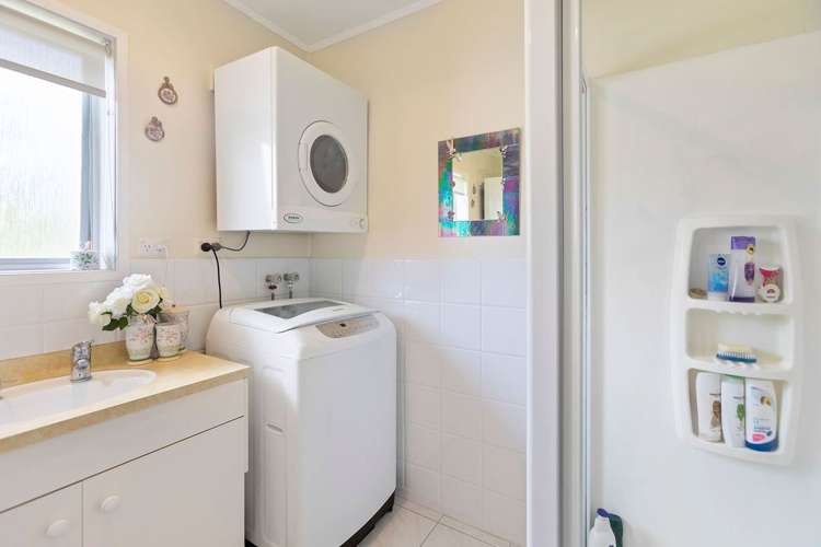 4/61 Cook Street Howick_17