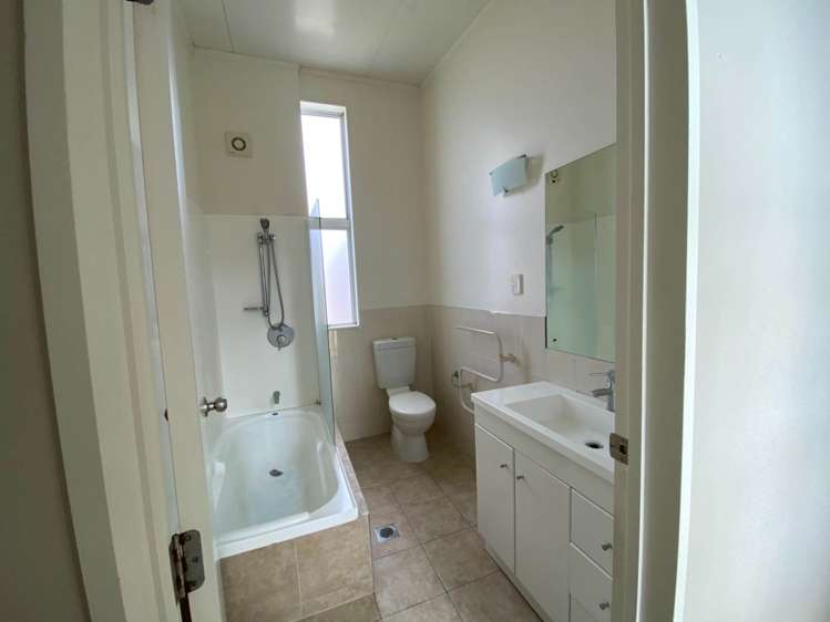 17 Merlot Lane Pukekohe_6