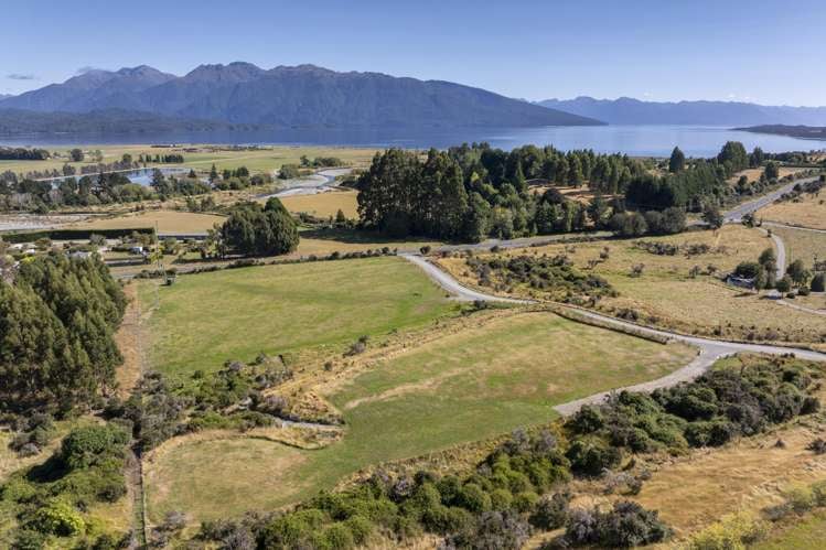 16 Point Burn Lane Te Anau_22