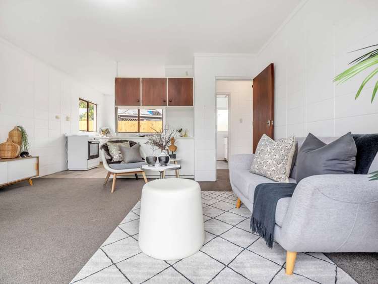 2/32 Domain Street_1