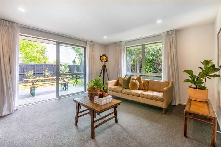 14 Riverwood Boulevard Redwood_10