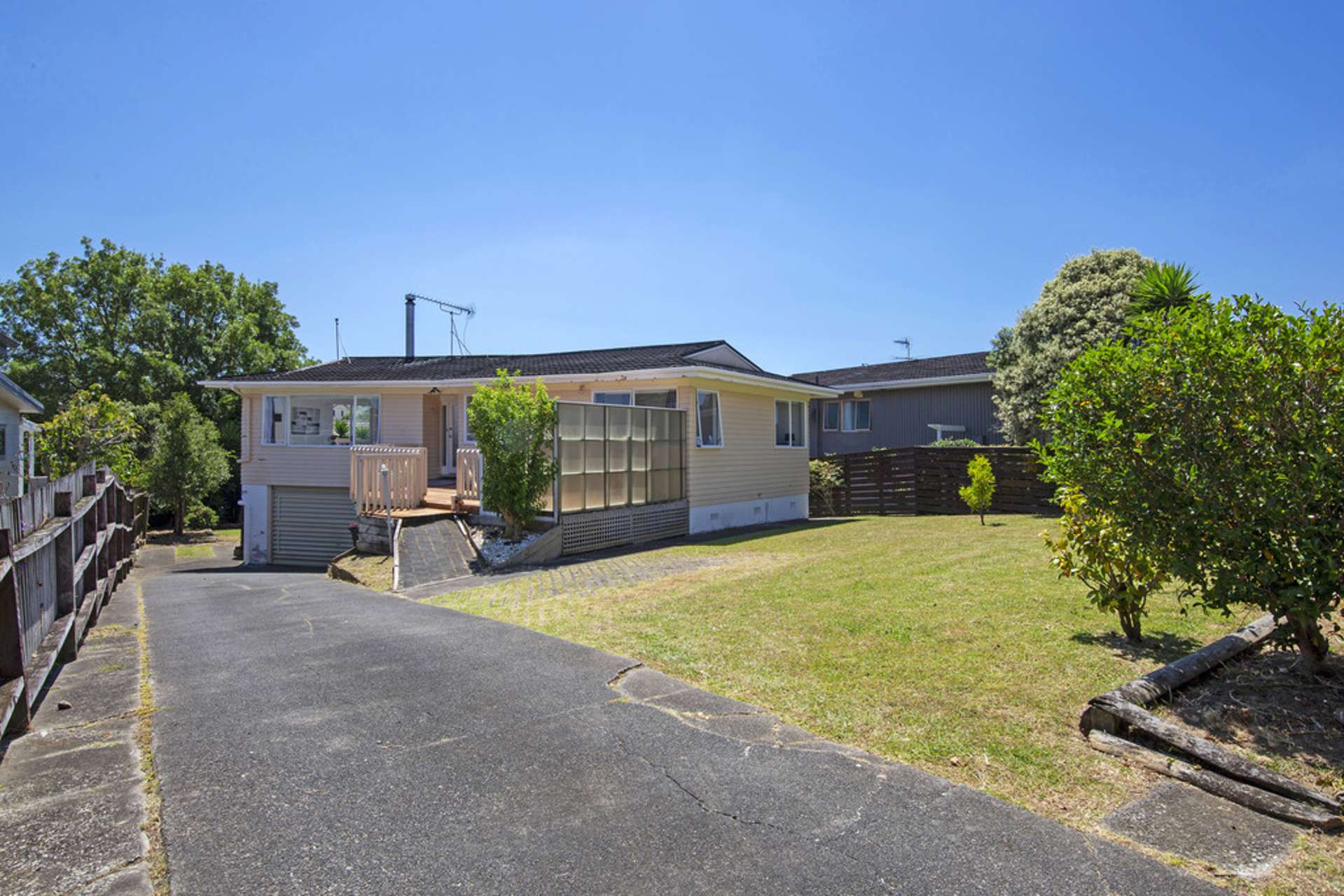 13 Beechdale Crescent Pakuranga Heights_0