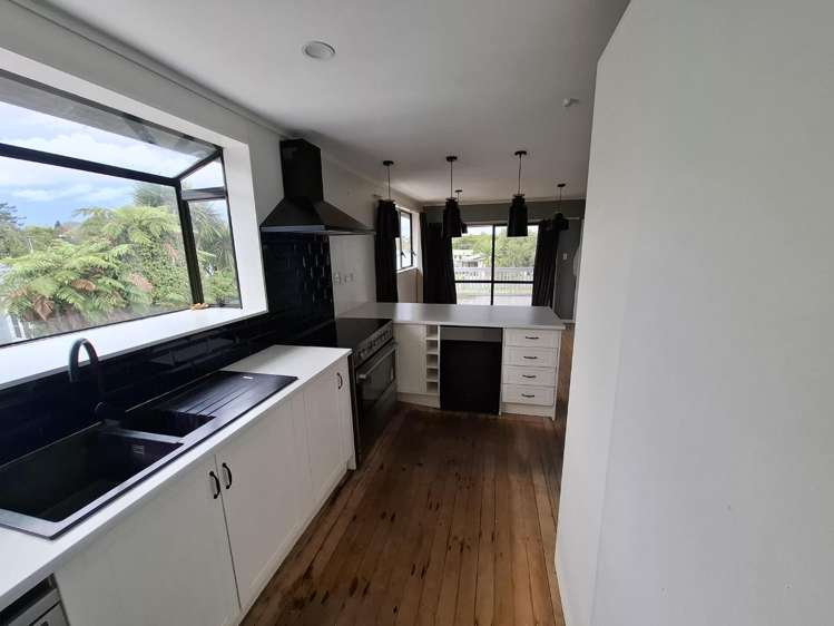 6 John Road Fairy Springs_2