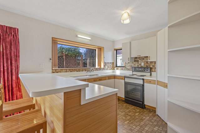 2/50 Ambleside Drive Burnside_4