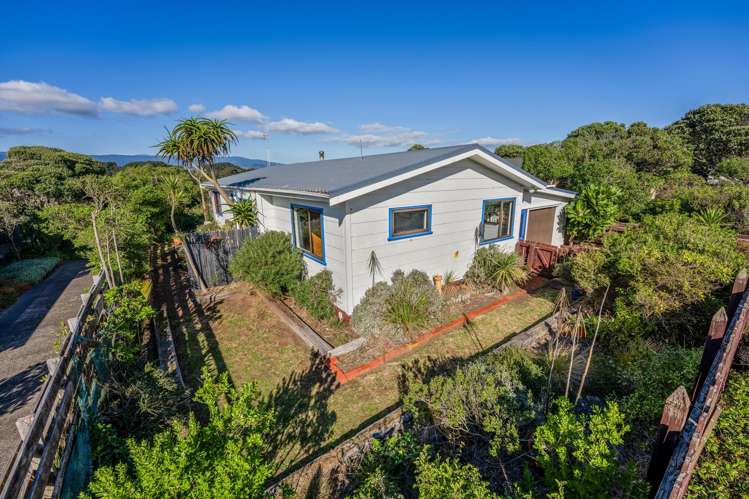 4 Moana Street Otaki Beach_22