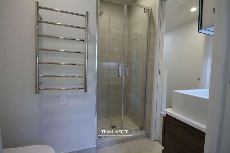 51/666B Great South Road Ellerslie_7