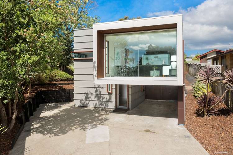 8a Wairata Place Te Atatu South_13