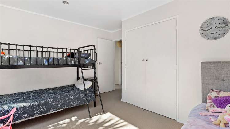 2/111 Tirimoana Road Te Atatu South_7