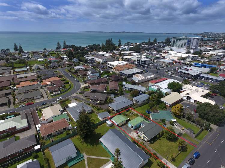 121 Centreway Road Orewa_0