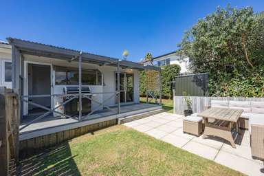 2/11 Longreach Drive_4