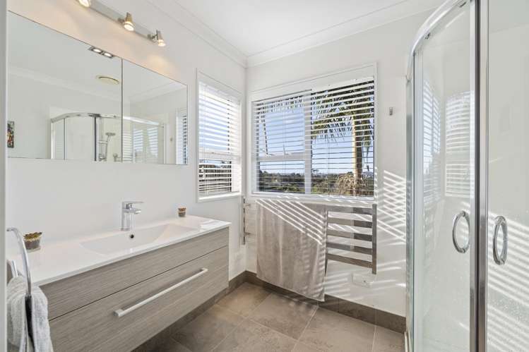 54 Staincross Street Green Bay_15