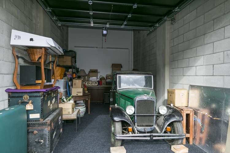 304/11 Jean Caldwell Way Island Bay_13