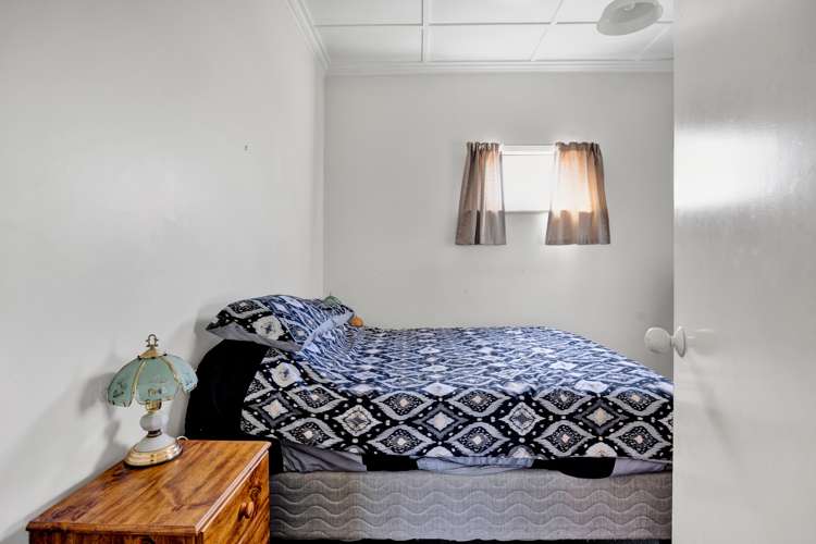 49 Collins Street Hawera_13