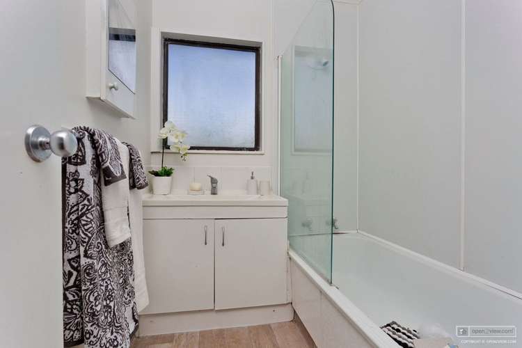 2/106 Shifnal Drive Randwick Park_9